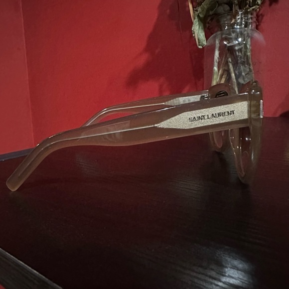 Saint Laurent Women Butterfly Round Sunglasses. - Picture 3 of 4